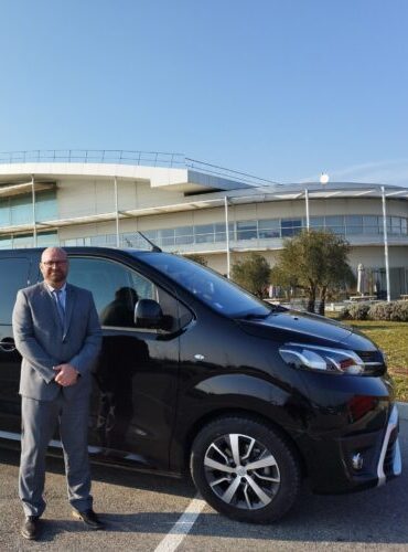 Chauffeur Transphere pour transport à la demande en minibus dans l’Ain